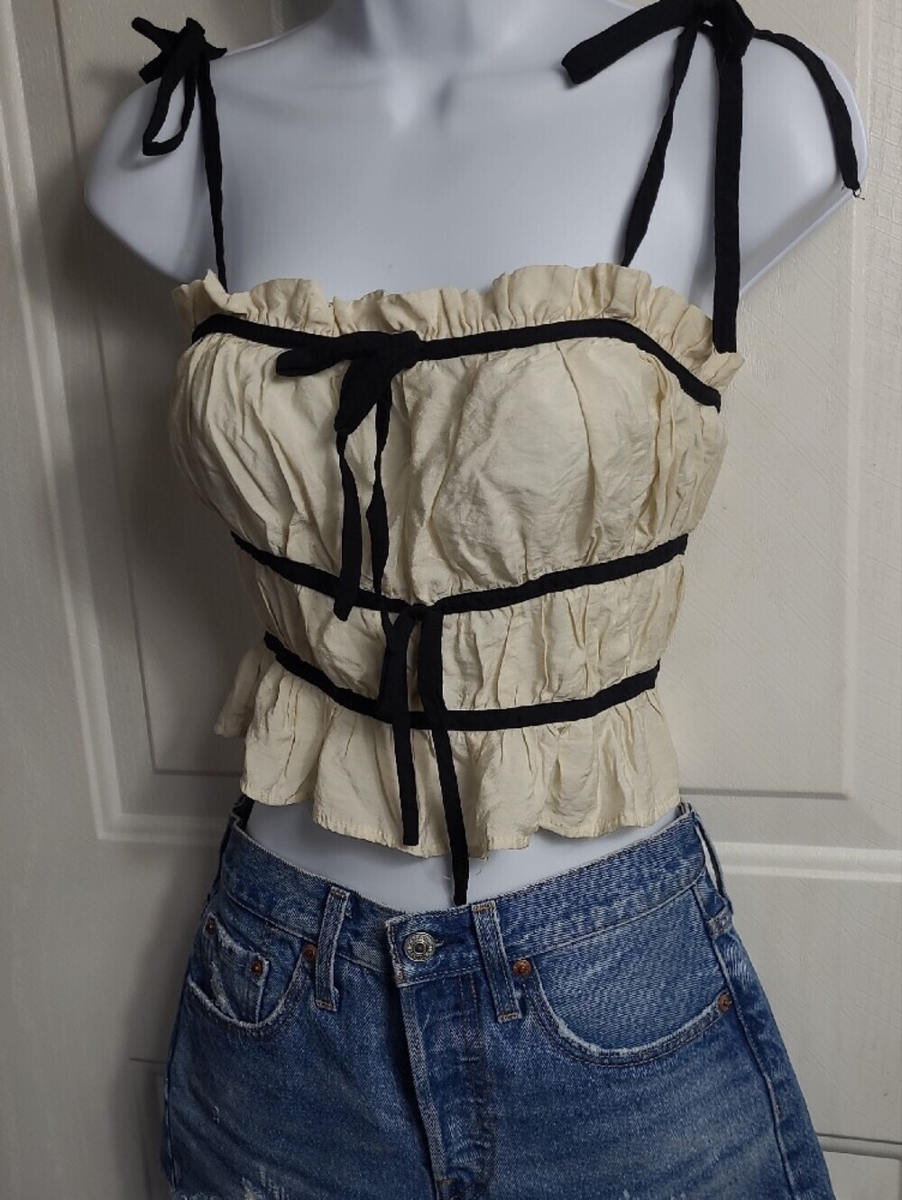 Beige Ruffle-Trim Tie-Front Cropped Camisole - Picture 2 of 11